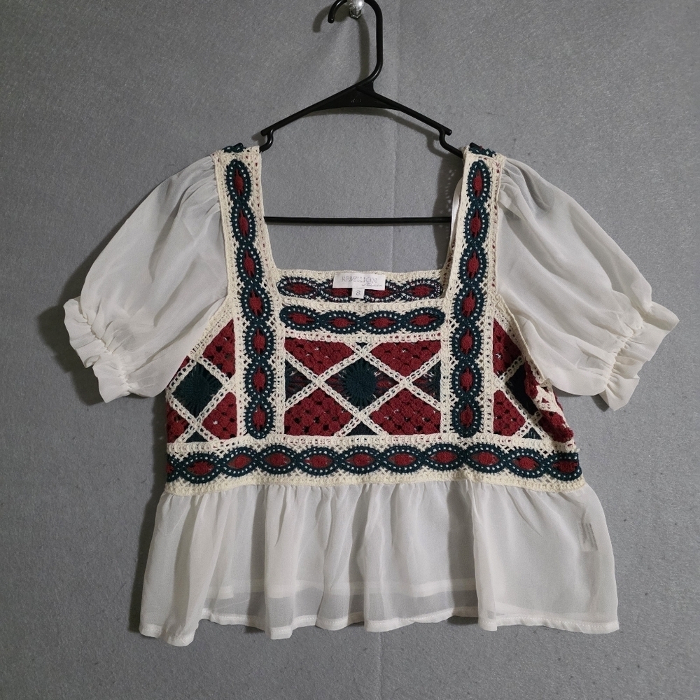 Rebellion Again Crochet Ivory Empire Crop Top Boho Size Small